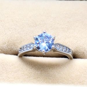 NIB 1.0 Carat Moissanite Diamond Ring S925. size 6.5
